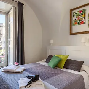 Da Gianni E Lucia With Bathroom In The Center Κατάνια